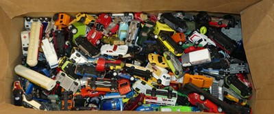 Lot 1551 - A tray of Matchbox and similar scale diecast...