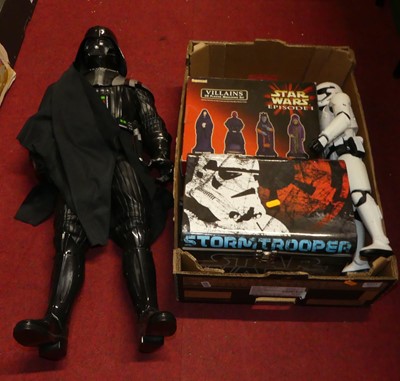 Lot 1573 - A tray of Star Wars related collectables