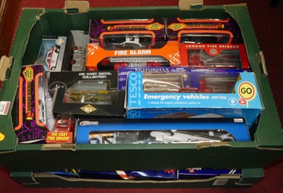 Lot 1578 - Two trays of modern issue diecast, to include...