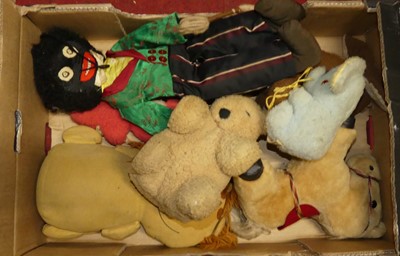 Lot 1586 - A tray of vintage soft-filled toys