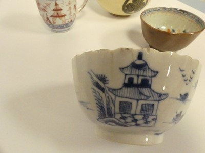 Lot 259 - An 18th century Chinese porcelain coffee can,...
