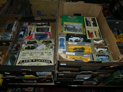 Lot 1487 - Five boxes of modern issue diecast to include...