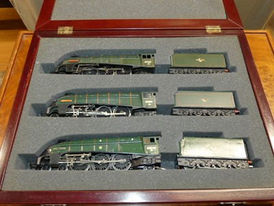 Lot 1607 - A wooden cased Hornby Railways 3-piece limited...