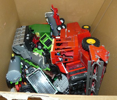 Lot 1512 - One box of farming related mainly 1/32 scale...