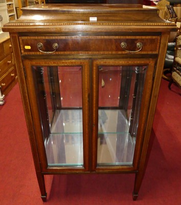 Lot 1229 - An Edwardian mahogany and satinwood...