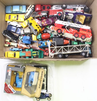 Lot 996 - A Tray containing loose and playworn diecast...