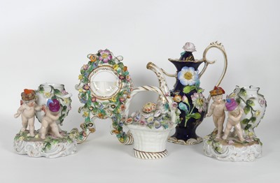 Lot 189 - A collection of ceramics, to include a 19th...