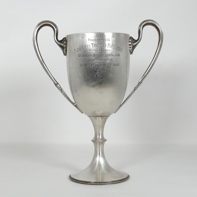 Lot 258 - An Edwardian silver trophy, of typical...