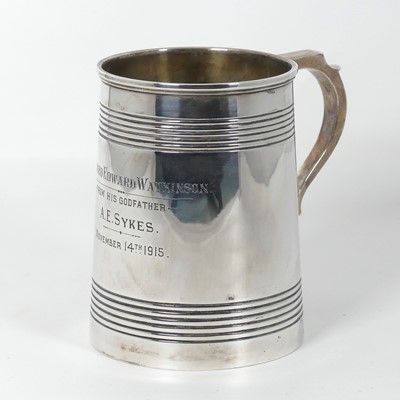 Lot 281 - A George V silver tankard, of tapering...