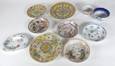 Lot 219 - A collection of Chinese plates/saucers and two...