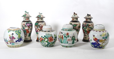 Lot 37 - A collection of Chinese ceramics, to include...