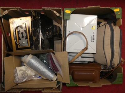 Lot 80 - A collection of items, to include an Art Deco...