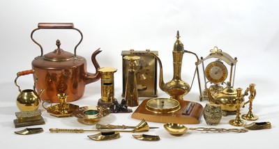 Lot 64 - A collection of metalware to include a...