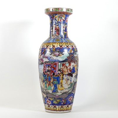 Lot 91 - A late 20th century Chinese porcelain vase of...