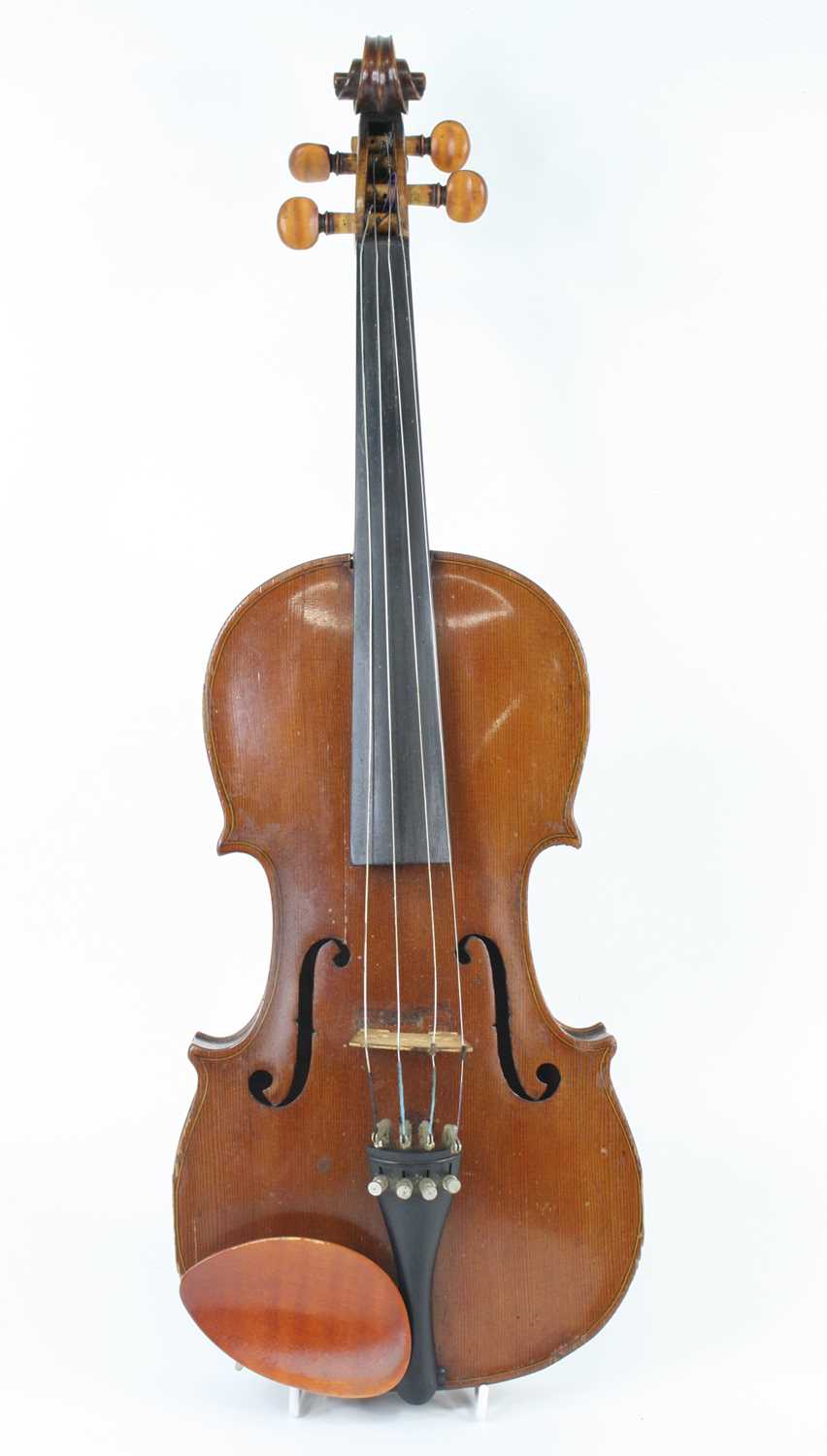 Lot 596 - A late 19th / early 20th century violin,...