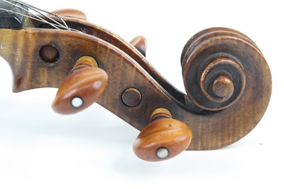 Lot 596 - A late 19th / early 20th century violin,...
