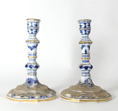 Lot 211 - A pair of Meissen porcelain blue and white...