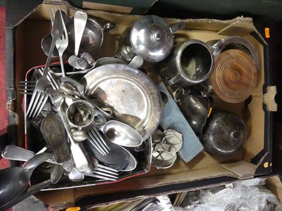 Lot 254 - A box of miscellaneous items to include a...