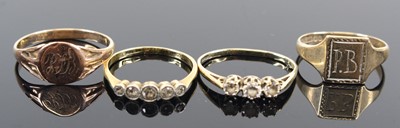 Lot 323 - A vintage 18ct gold diamond set five-stone...