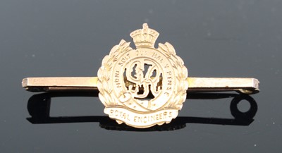 Lot 348 - A 9ct gold Royal Engineers brooch, 2.3g, 3.9cm