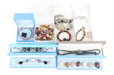 Lot 409 - Assorted modern boxed costume jewellery, to...