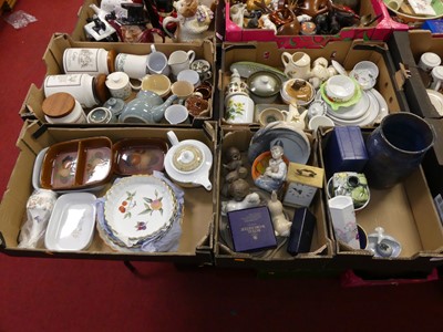 Lot 617 - A collection of ceramics to include a Royal...