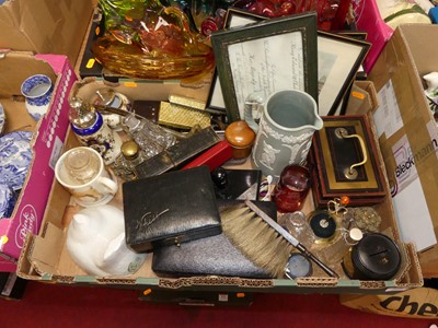 Lot 620 - A collection of miscellaneous items to include...