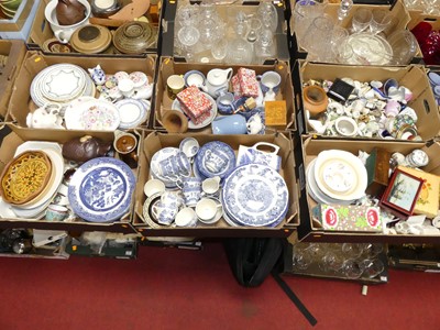 Lot 626 - A large collection of ceramics to include...