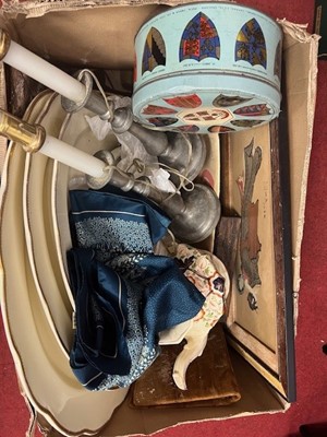 Lot 669 - A collection of miscellaneous items to include...