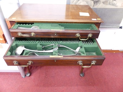 Lot 526 - An early 20th century mahogany table canteen...