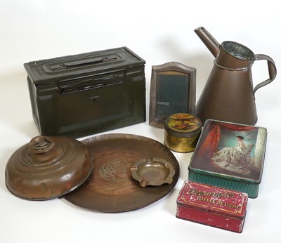 Lot 605 - A collection of metalware to include a 50...