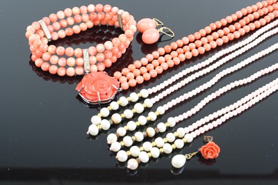 Lot 389 - Assorted coral jewellery, to include three...