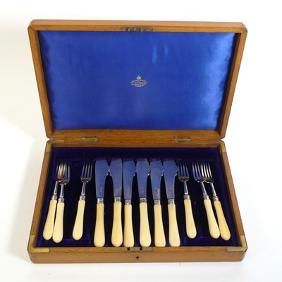 Lot 427 - A set of Victorian fish cutlery, six place...