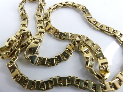 Lot 2508 - A 9ct gold interlocking T link neck chain,...