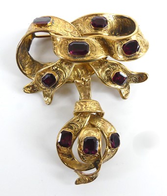 Lot 2541 - A George III pinchbeck scrollwork brooch, with...