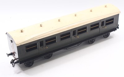 Lot 105 - Bing Gauge 1 tinplate bogie corridor coach,...