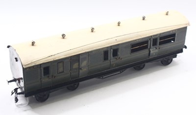 Lot 104 - Bing Gauge 1 tinplate bogie corridor coach,...