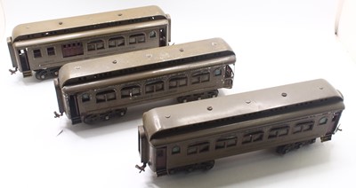 Lot 103 - Three Lionel gauge 1 bogie coaches ‘New York...