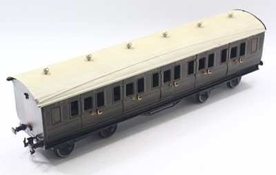 Lot 107 - Bing Gauge 1 tinplate bogie corridor coach,...