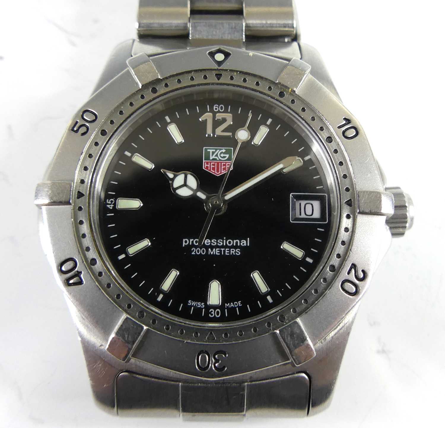 Lot 2658 - A Tag Heuer unisex professional steel cased...