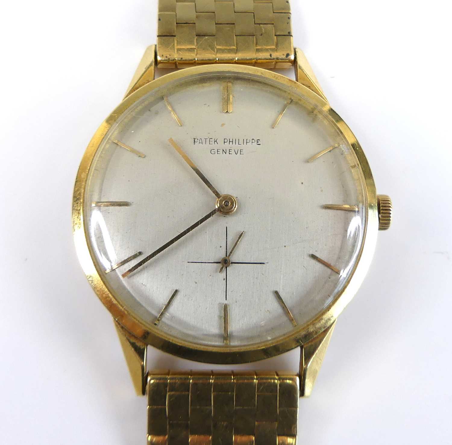 Lot 2763 - A Patek Philippe Calatrava gents 18ct gold...