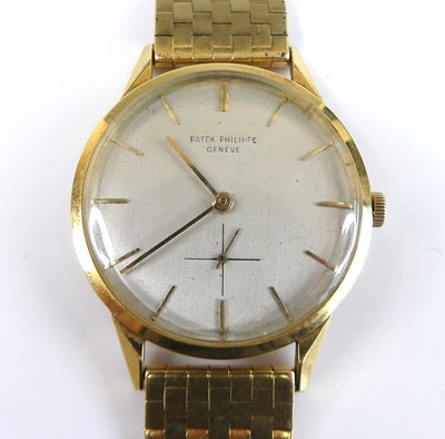 Lot 2763 - A Patek Philippe Calatrava gents 18ct gold...