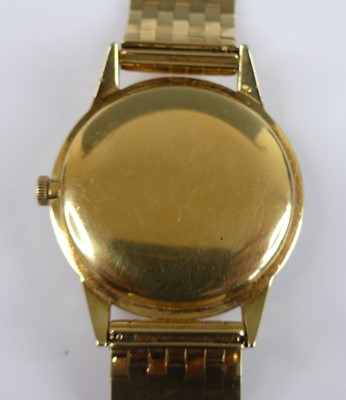 Lot 2763 - A Patek Philippe Calatrava gents 18ct gold...