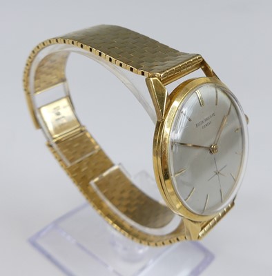 Lot 2763 - A Patek Philippe Calatrava gents 18ct gold...