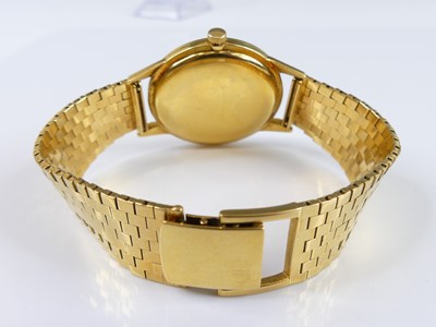 Lot 2763 - A Patek Philippe Calatrava gents 18ct gold...