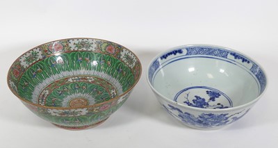 Lot 87 - A Chinese porcelain table bowl, underglaze...