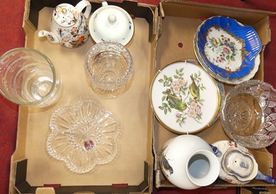 Lot 142 - A collection of ceramics and glass to include...