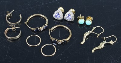 Lot 338 - Assorted 9ct gold earrings to inlcude pair of...