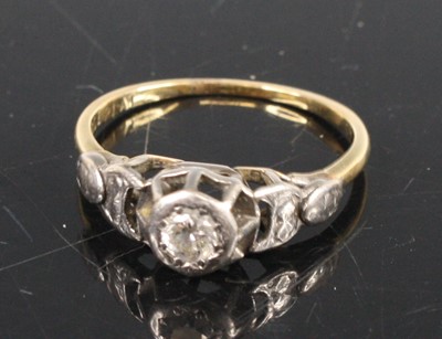 Lot 341 - An 18ct gold and platinum diamond solitaire...