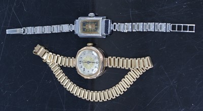 Lot 346 - A vintage lady's 9ct gold manual wind...